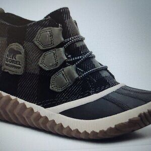 Sorel Women's Black and Green Shoes